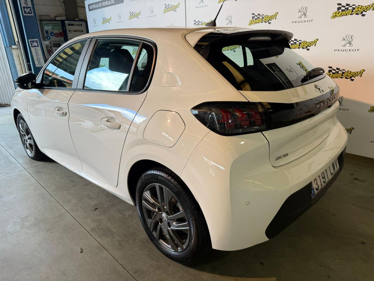 Peugeot 208 BlueHDi 73kW (100CV) Active Pack SE PUEDE VER Y PROBAR EN SENRA SPORT (PEUGEOT) DUMBRIA - Foto 4