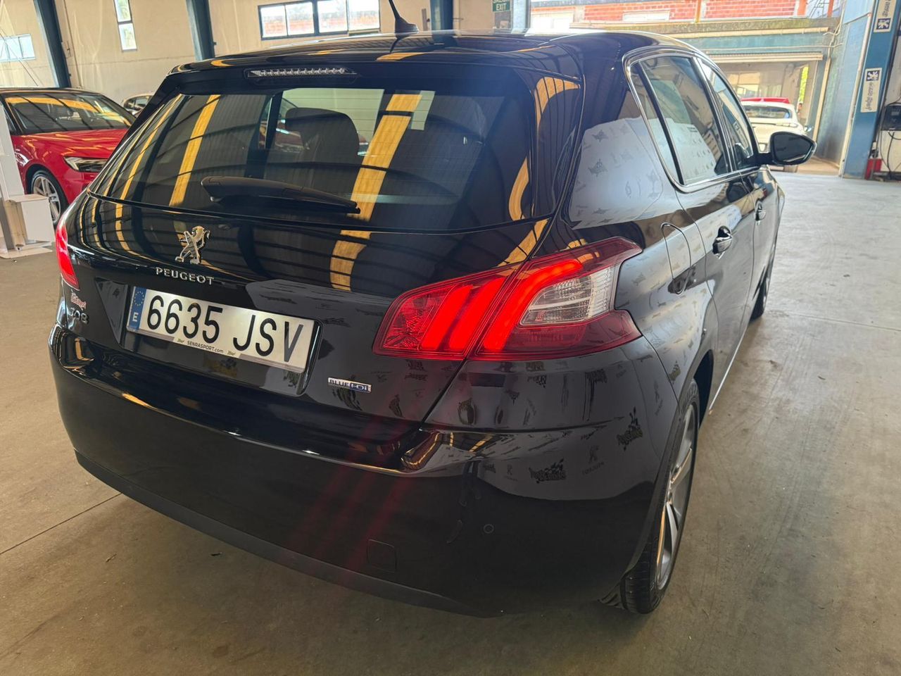 Peugeot 308 5p Allure 2.0 BlueHDi 150 SE PUEDE VER Y PROBAR EN SENRA SPORT (PEUGEOT) DUMBRIA - Foto 7