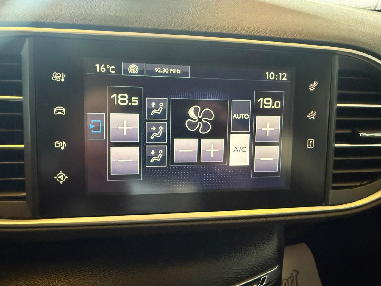 Peugeot 308 5p Allure 2.0 BlueHDi 150 SE PUEDE VER Y PROBAR EN SENRA SPORT (PEUGEOT) DUMBRIA - Foto 24