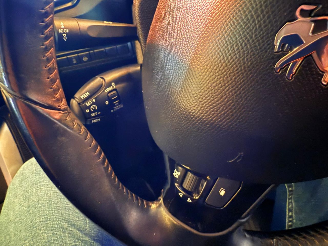 Peugeot 308 SW Allure Pack BlueHDI 130 S&S 12900 - Foto 18