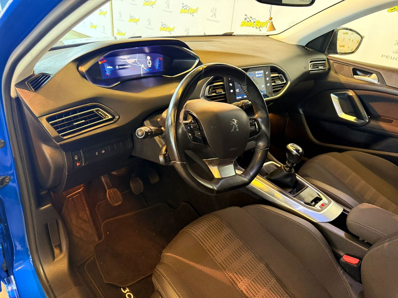 Peugeot 308 SW Allure Pack BlueHDI 130 S&S 12900 - Foto 14