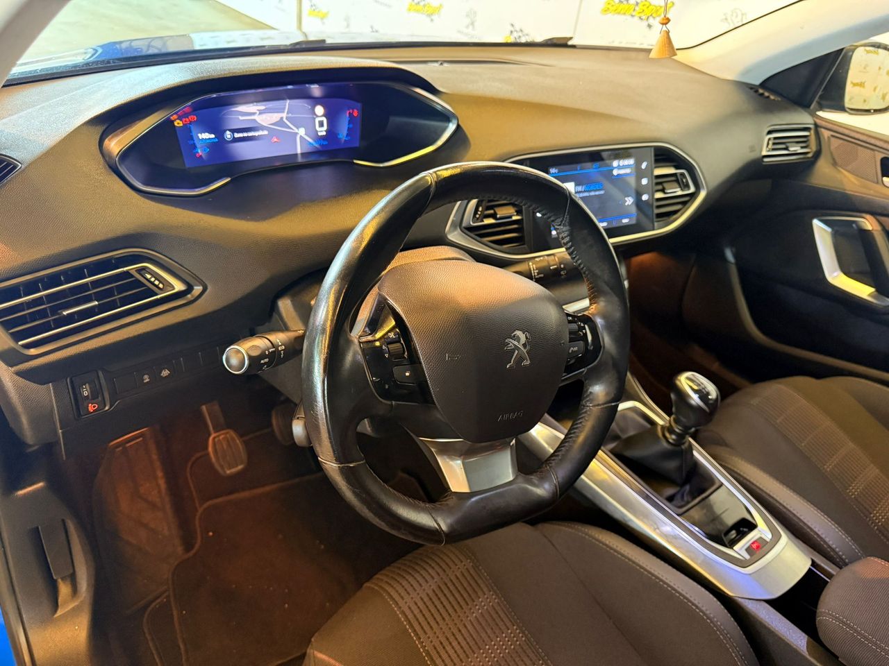 Peugeot 308 SW Allure Pack BlueHDI 130 S&S 12900 - Foto 16