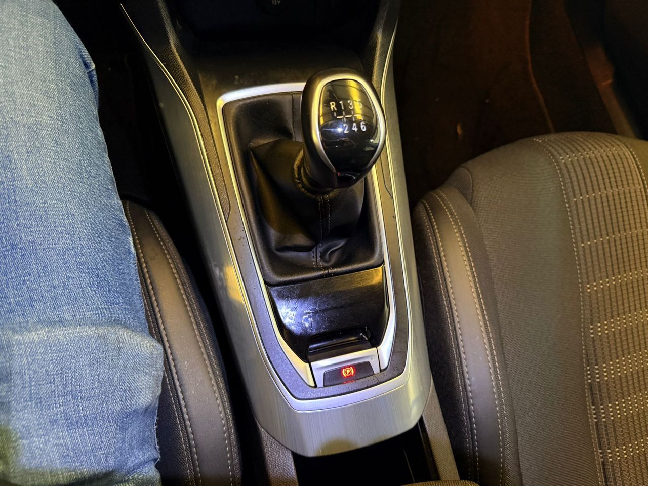 Peugeot 308 SW Allure Pack BlueHDI 130 S&S 12900 - Foto 19