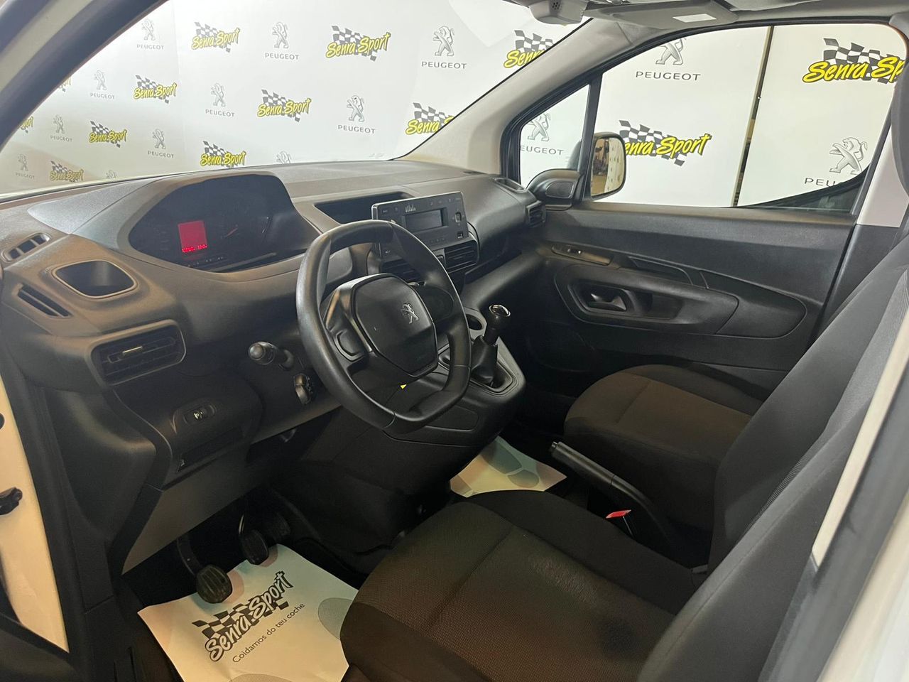 Peugeot Partner PRO STANDAR  - Foto 11