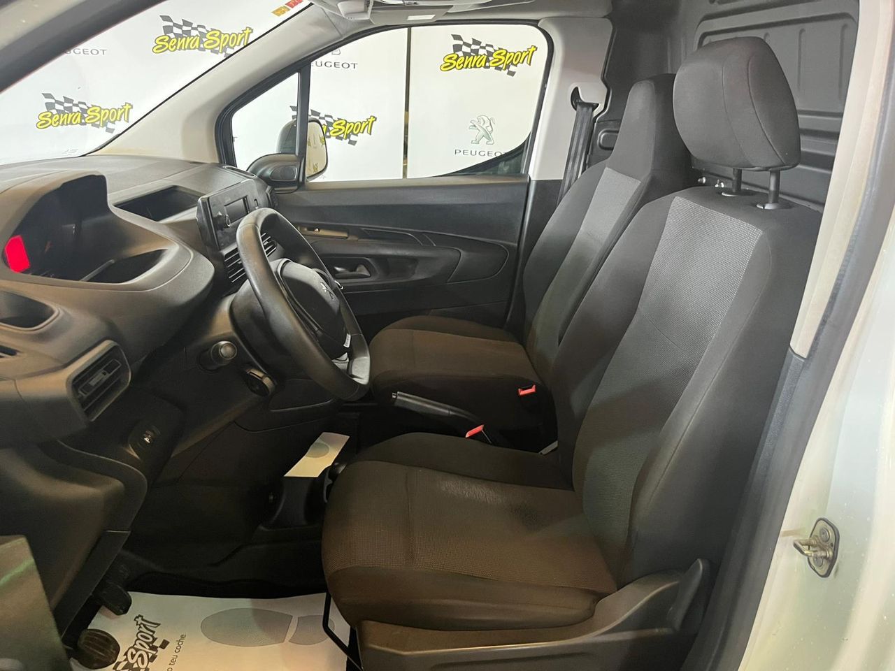 Peugeot Partner PRO STANDAR  - Foto 13