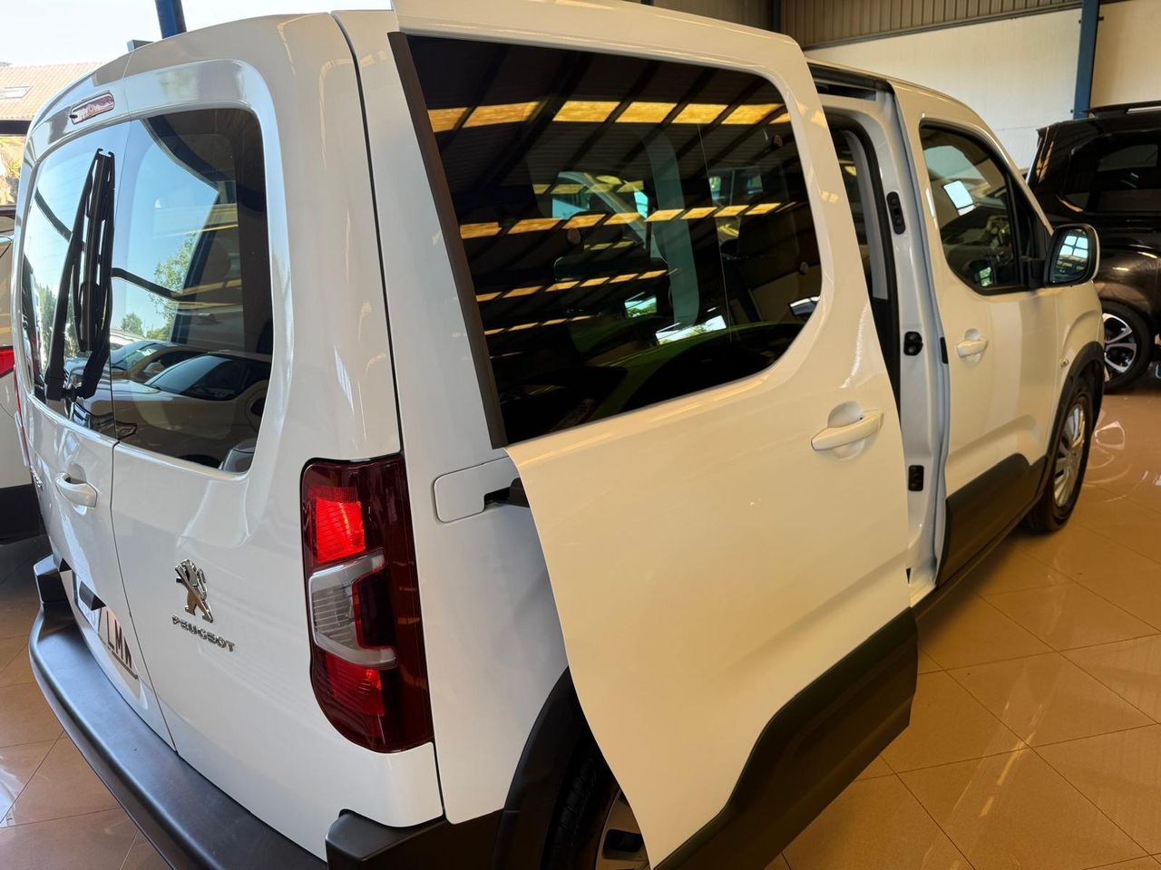 Peugeot Rifter Active Pack Standard BlueHDi 73kW 100CV S&S 6Vel. MAN Standard - Foto 5