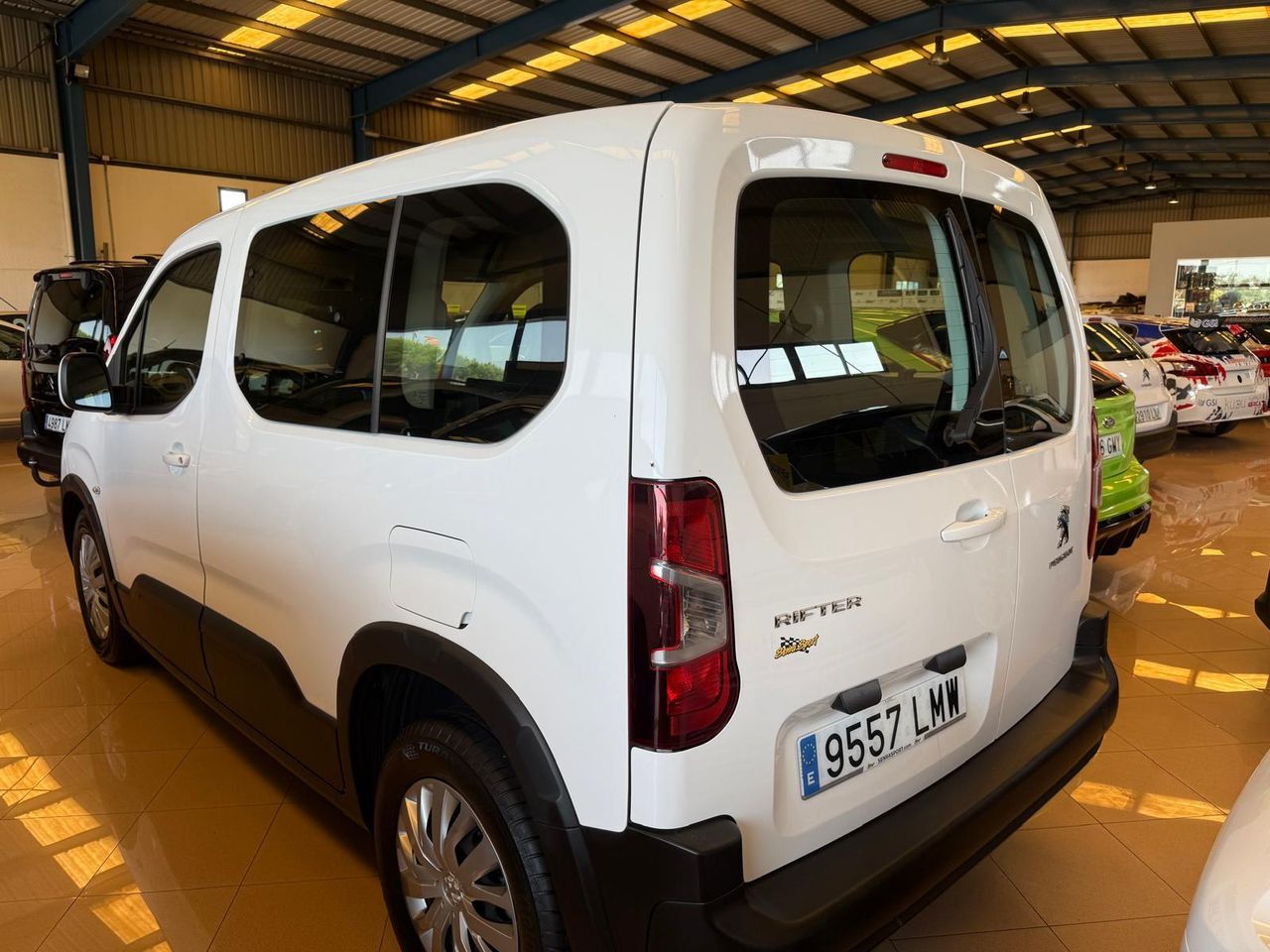 Peugeot Rifter Active Pack Standard BlueHDi 73kW 100CV S&S 6Vel. MAN Standard - Foto 7