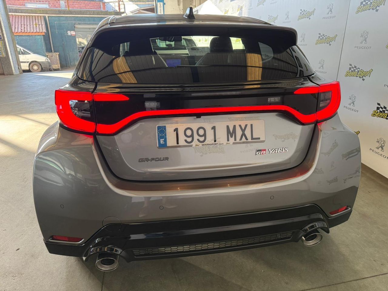 Toyota GR Yaris 1.6T 280 RZ A/T + TOURING PACK SE PUEDE VER Y PROBAR EN SENRA SPORT (PEUGEOT) DUMBRIA - Foto 4
