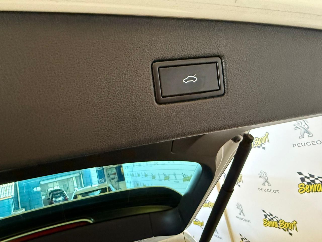 Volkswagen Tiguan Sport 2.0 TDI 140kW (190CV) 4Motion DSG SE PUEDE VER Y PROBAR EN SENRA SPORT (PEUGEOT) DUMBRIA - Foto 16