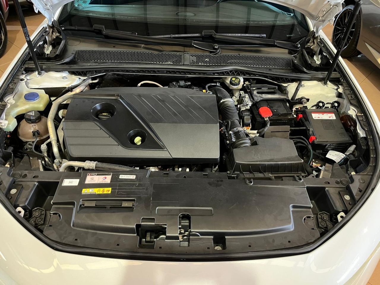 Peugeot 508 SW GTLine BlueHDi 132kW(180CV) S&S EAT8 SE PUEDE VER Y PROBAR EN SENRA SPORT (PEUGEOT) DUMBRIA - Foto 37