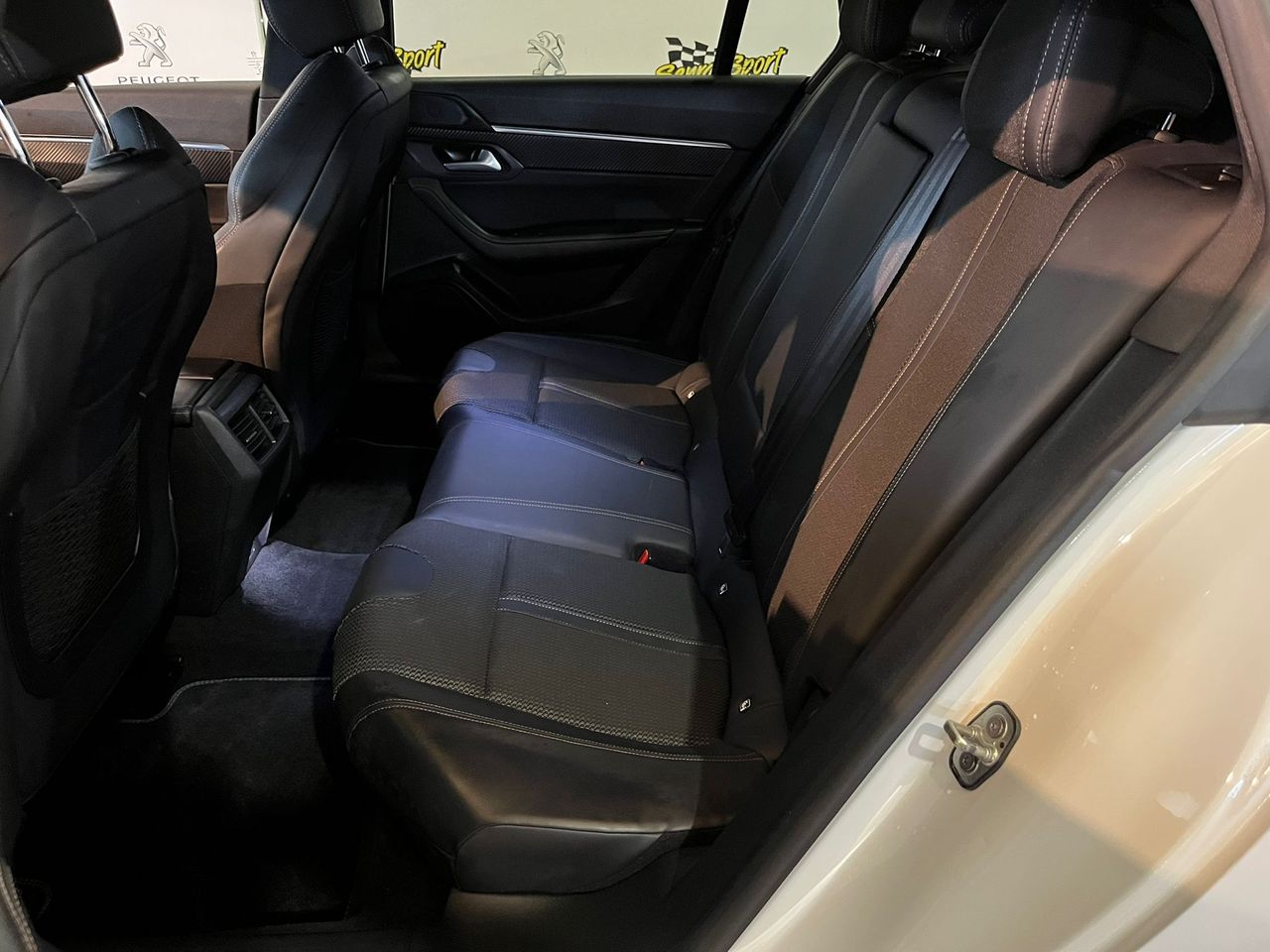 Peugeot 508 SW GTLine BlueHDi 132kW(180CV) S&S EAT8 SE PUEDE VER Y PROBAR EN SENRA SPORT (PEUGEOT) DUMBRIA - Foto 17