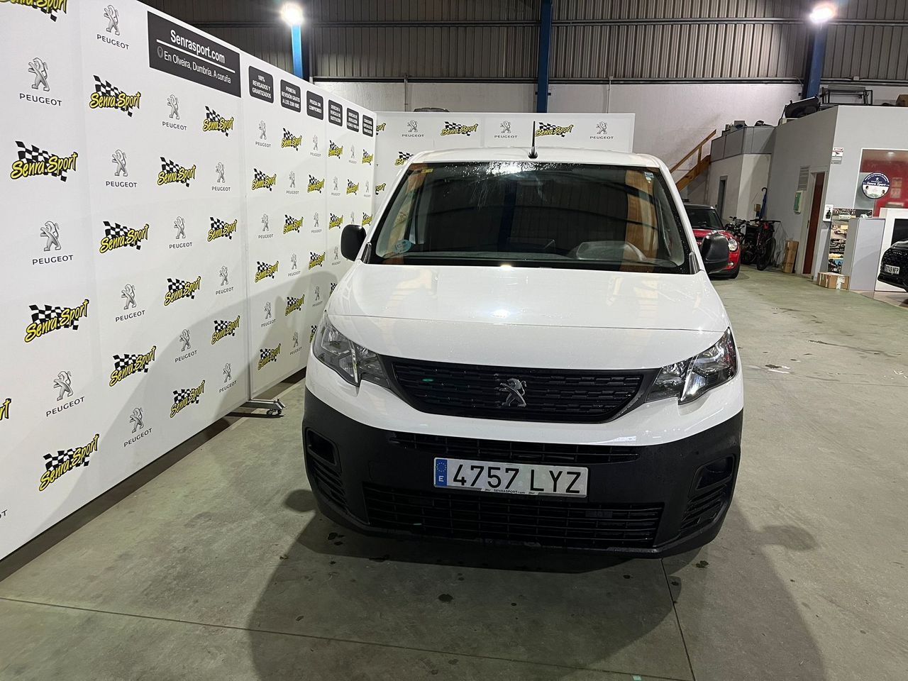 Peugeot Partner PRO STANDAR 100 CV - Foto 4