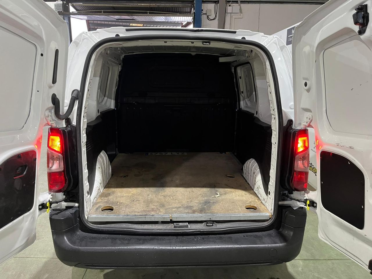 Peugeot Partner PRO STANDAR 100 CV - Foto 24