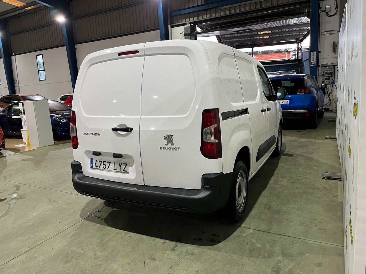 Peugeot Partner PRO STANDAR 100 CV - Foto 8