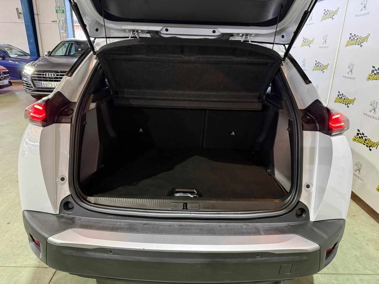 Peugeot 2008 GT BlueHDI 130 S&S EAT8 - Foto 29