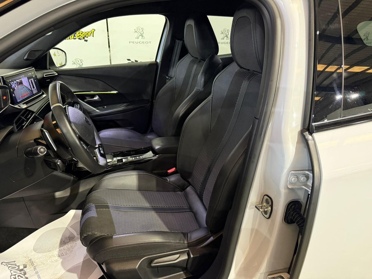 Peugeot 2008 GT BlueHDI 130 S&S EAT8 - Foto 12