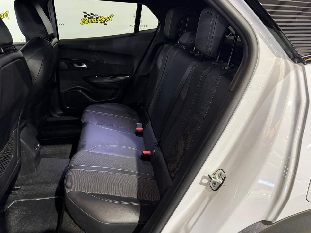 Peugeot 2008 GT BlueHDI 130 S&S EAT8 - Foto 14
