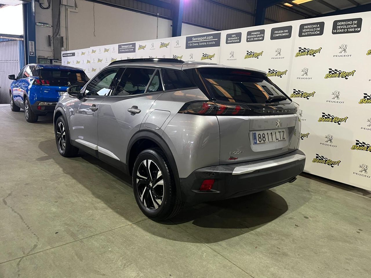 Peugeot 2008 Allure BlueHDI 130 S&S EAT8 - Foto 7