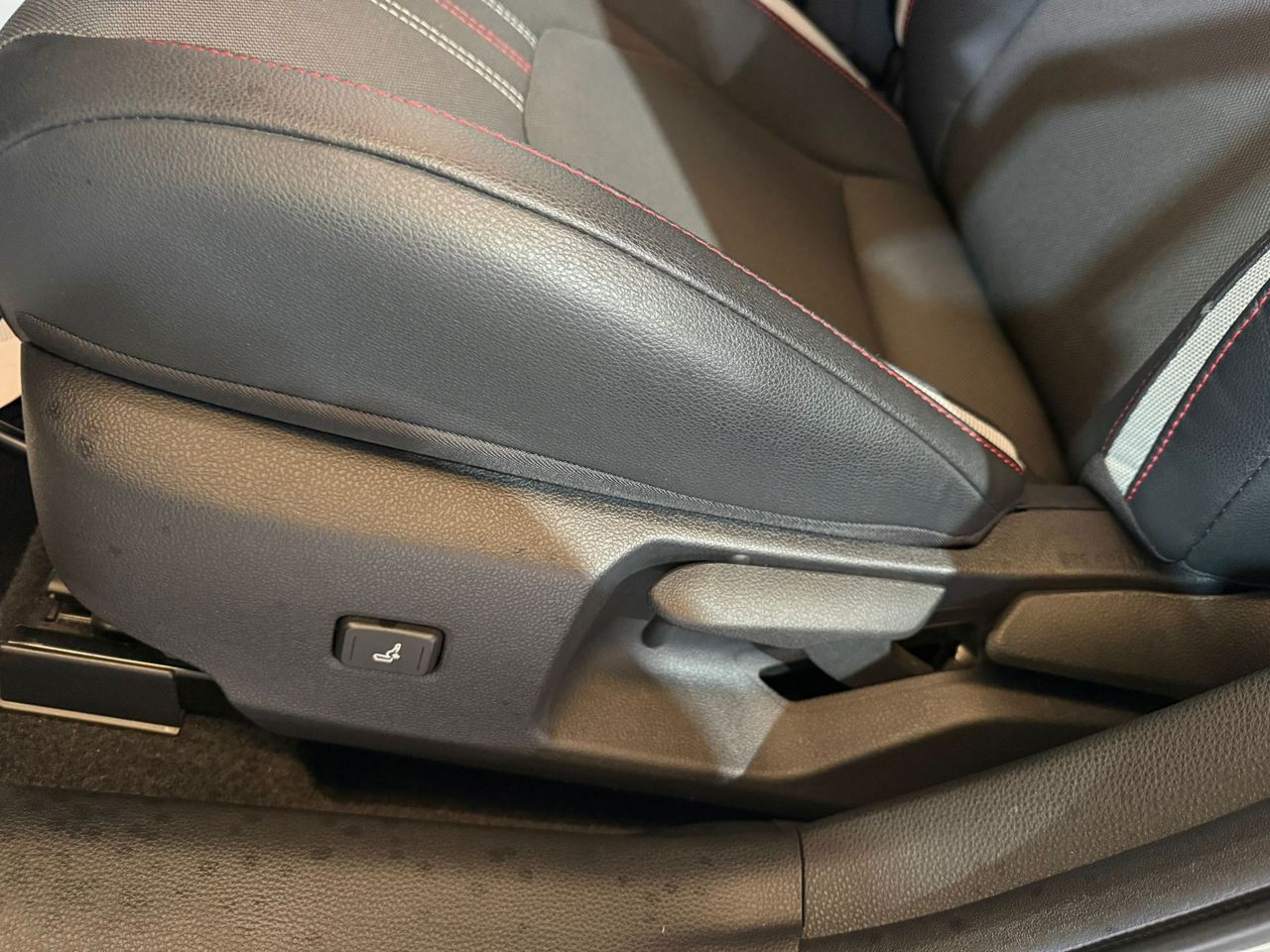 Toyota Corolla 2.0 180H GR-SPORT E-CVT - Foto 12