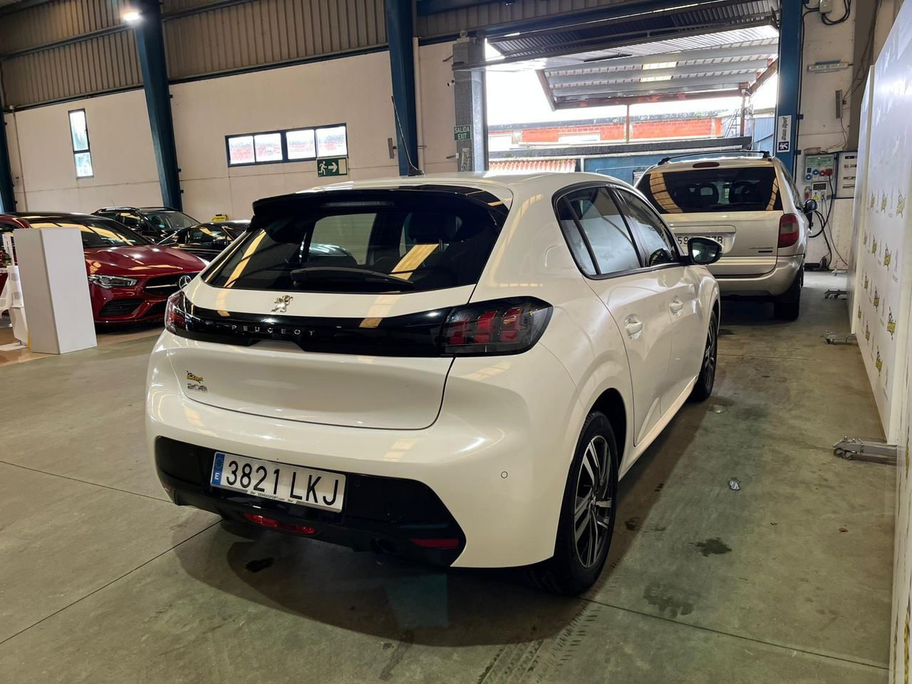 Peugeot 208 BlueHDi 73kW (100CV) Allure Pack - Foto 8