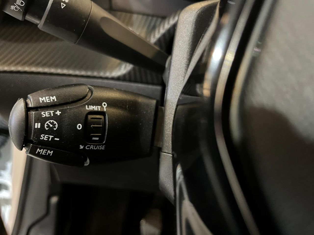 Peugeot 208 BlueHDi 73kW (100CV) Allure Pack - Foto 25