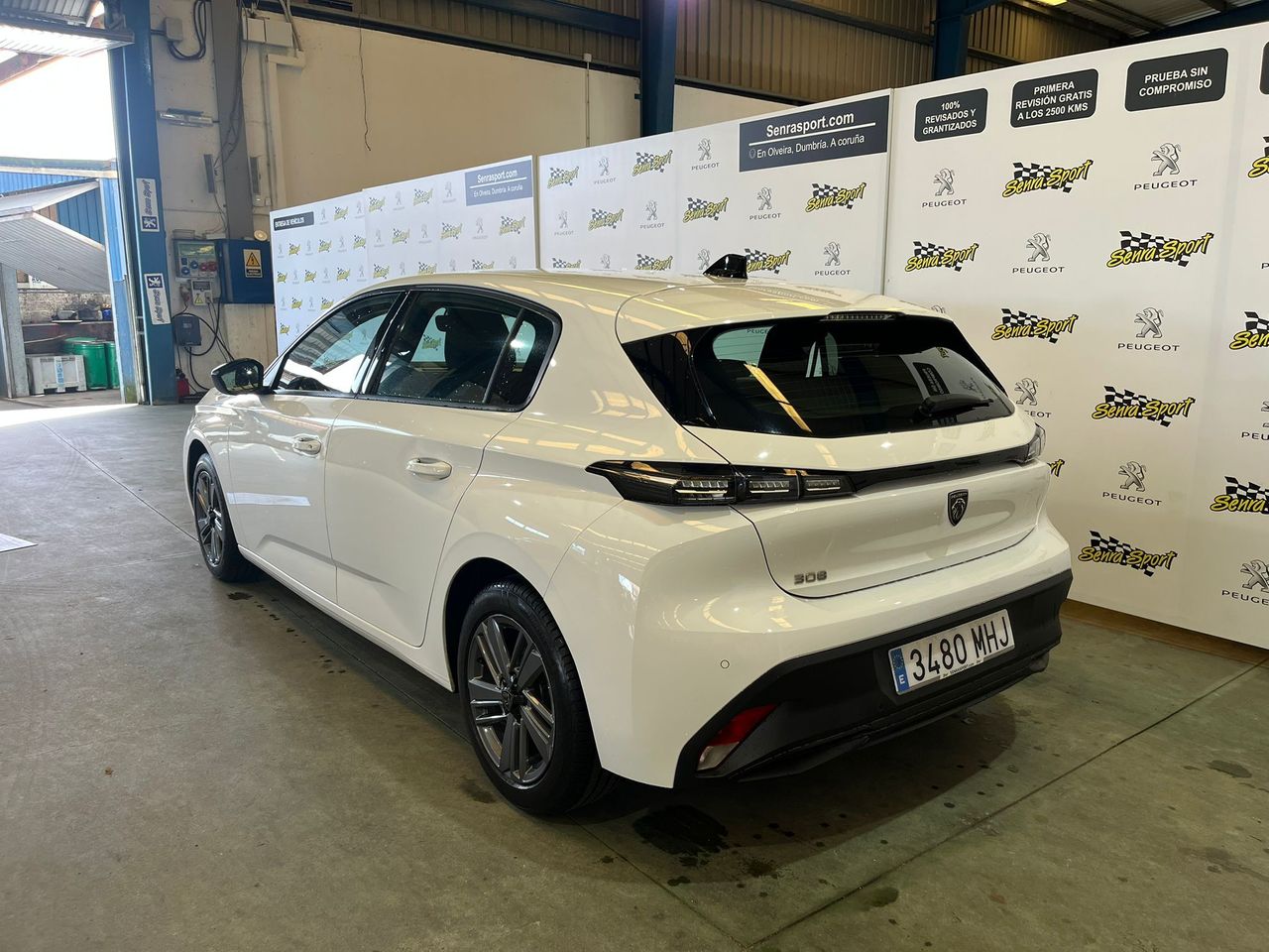 Peugeot 308 5P Active Pack BlueHDi 130 S&S EAT8 - Foto 6