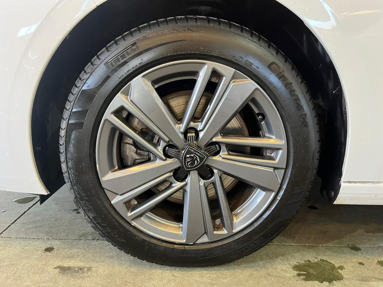 Peugeot 308 5P Active Pack BlueHDi 130 S&S EAT8 - Foto 26