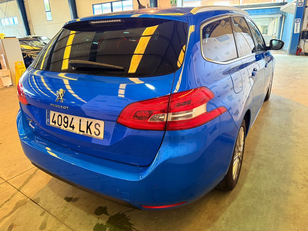 Peugeot 308 SW Allure Pack BlueHDI 130 S&S 12900 - Foto 8