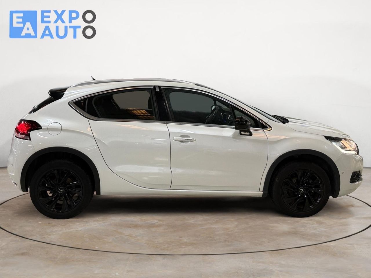 DS DS 4 Crossback 1.6 BlueHDi 88kW Connected Chic - Foto 3