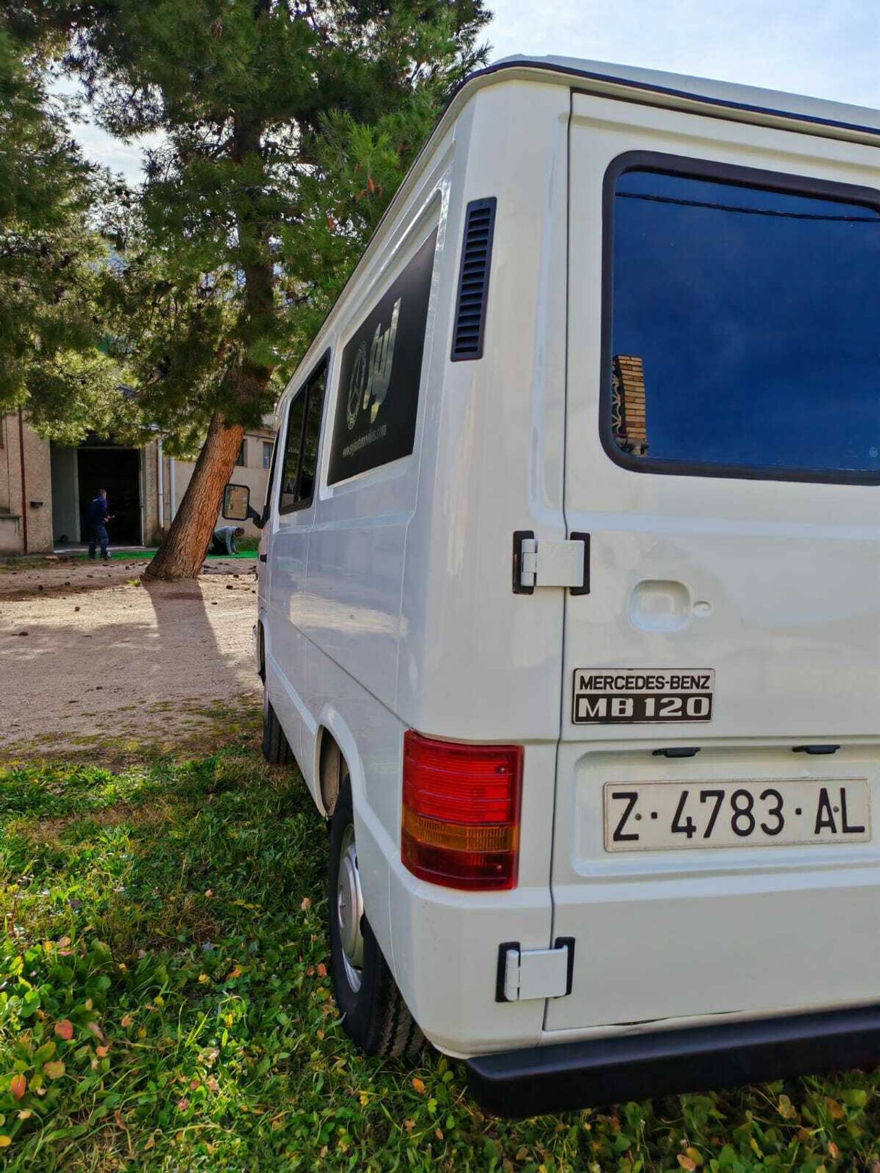 Mercedes 100D ES UNA MB 120 - foto 18