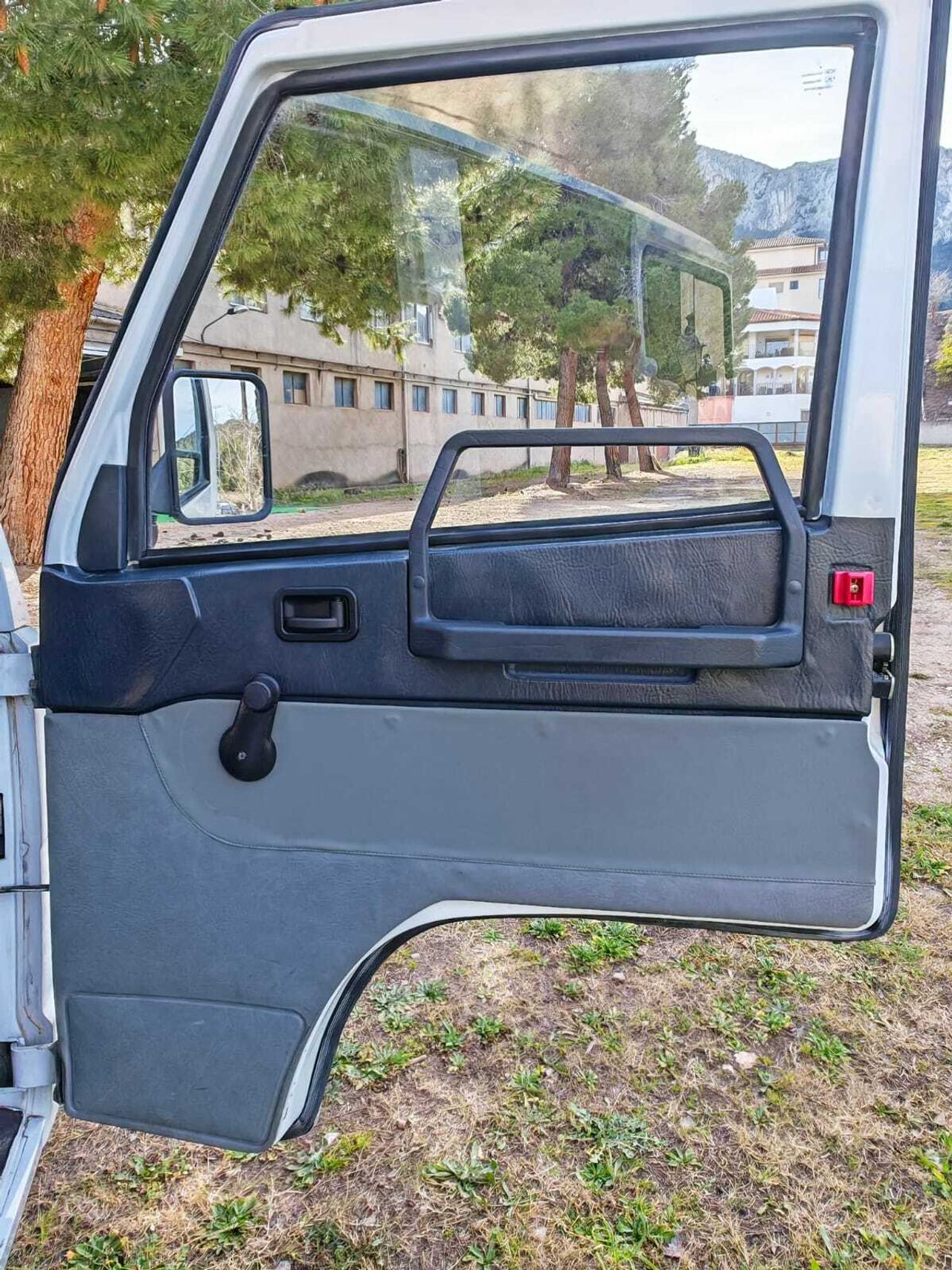 Mercedes 100D ES UNA MB 120 - foto 29