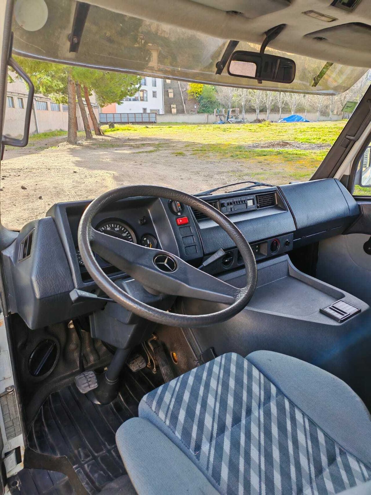 Mercedes 100D ES UNA MB 120 - foto 27