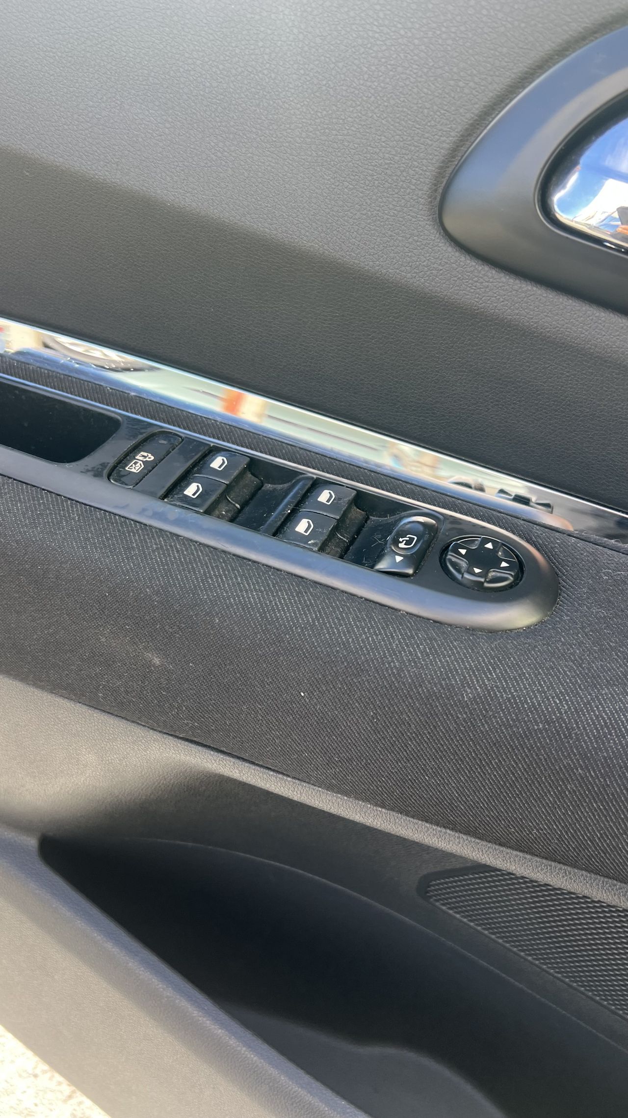 Peugeot 5008 1.6 HDI 112 FAP 7 plazas - foto 19