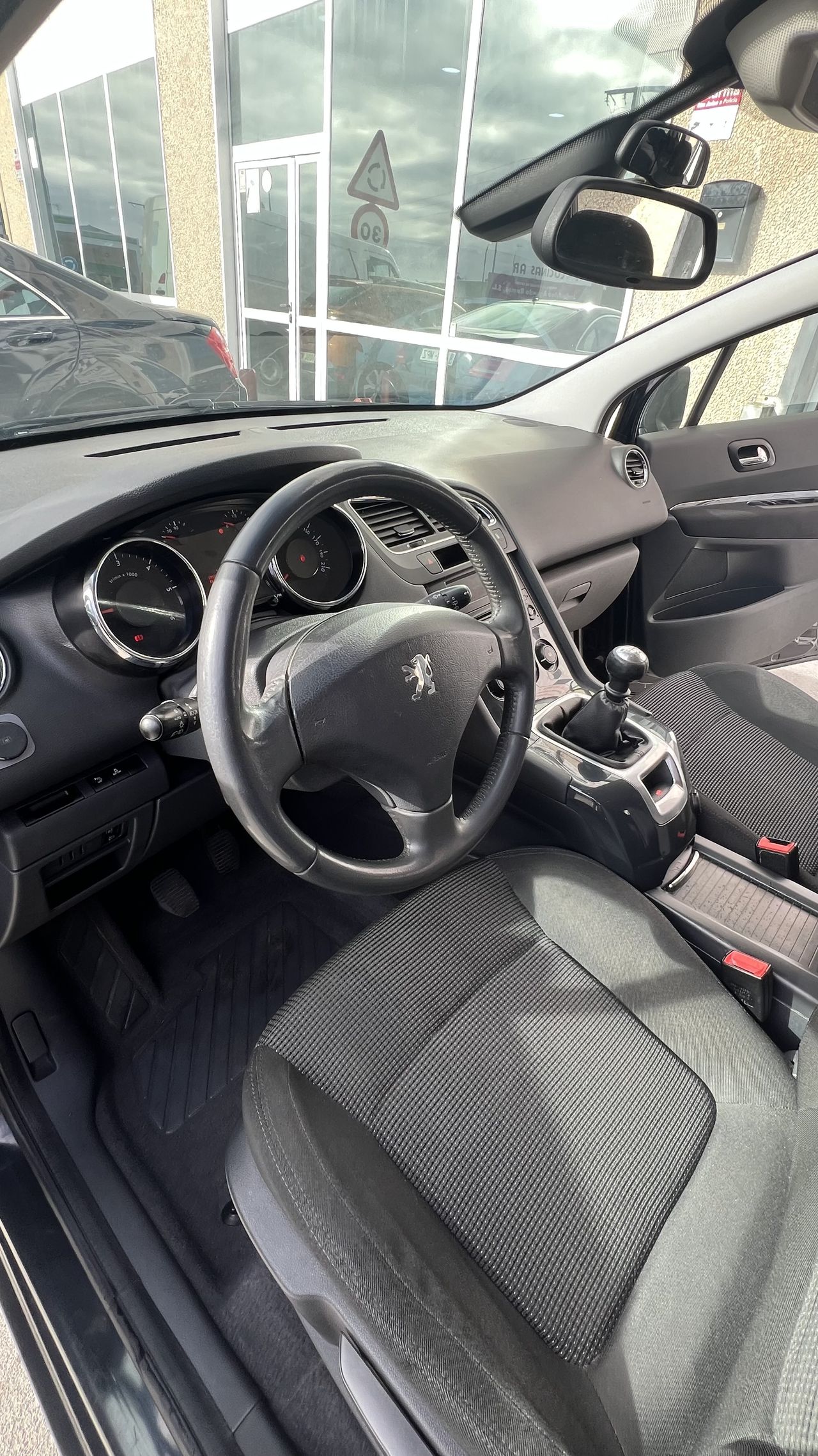 Peugeot 5008 1.6 HDI 112 FAP 7 plazas - foto 15