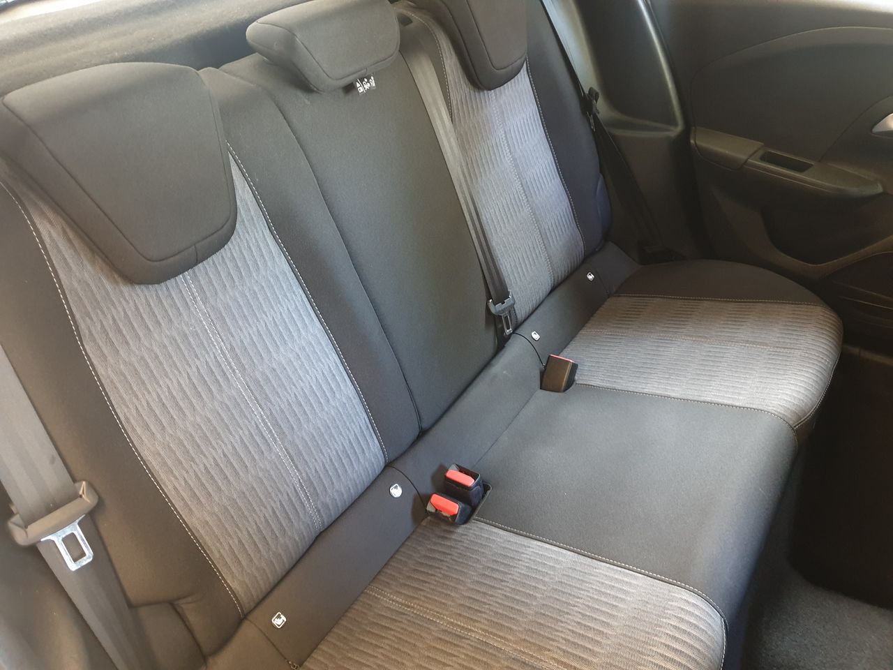 Opel Corsa 1.5D Dt Edition  - Foto 13