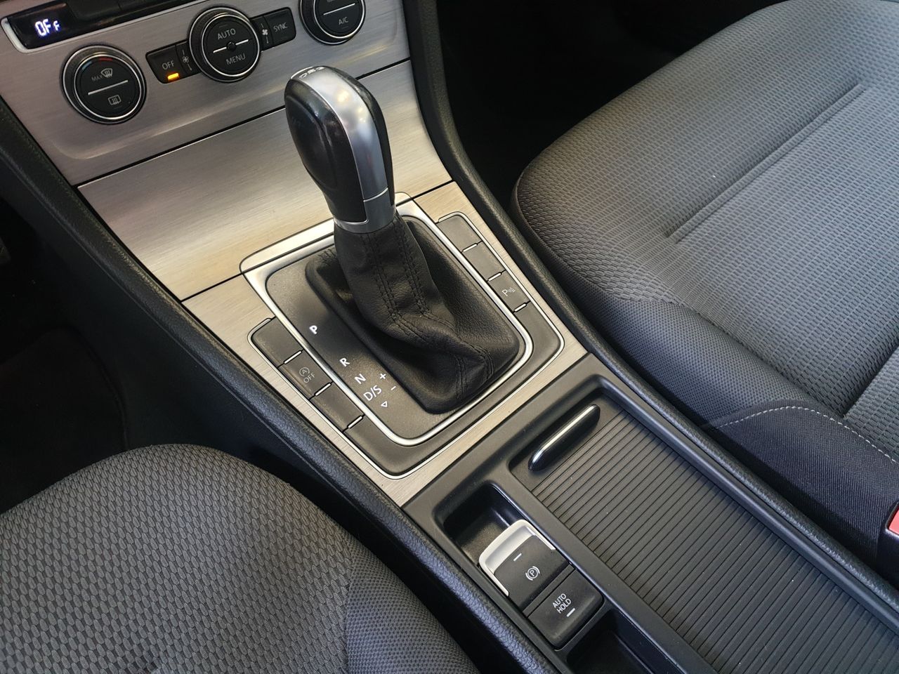 Volkswagen Golf Advance 1.6 Tdi BMT DSG  - Foto 11