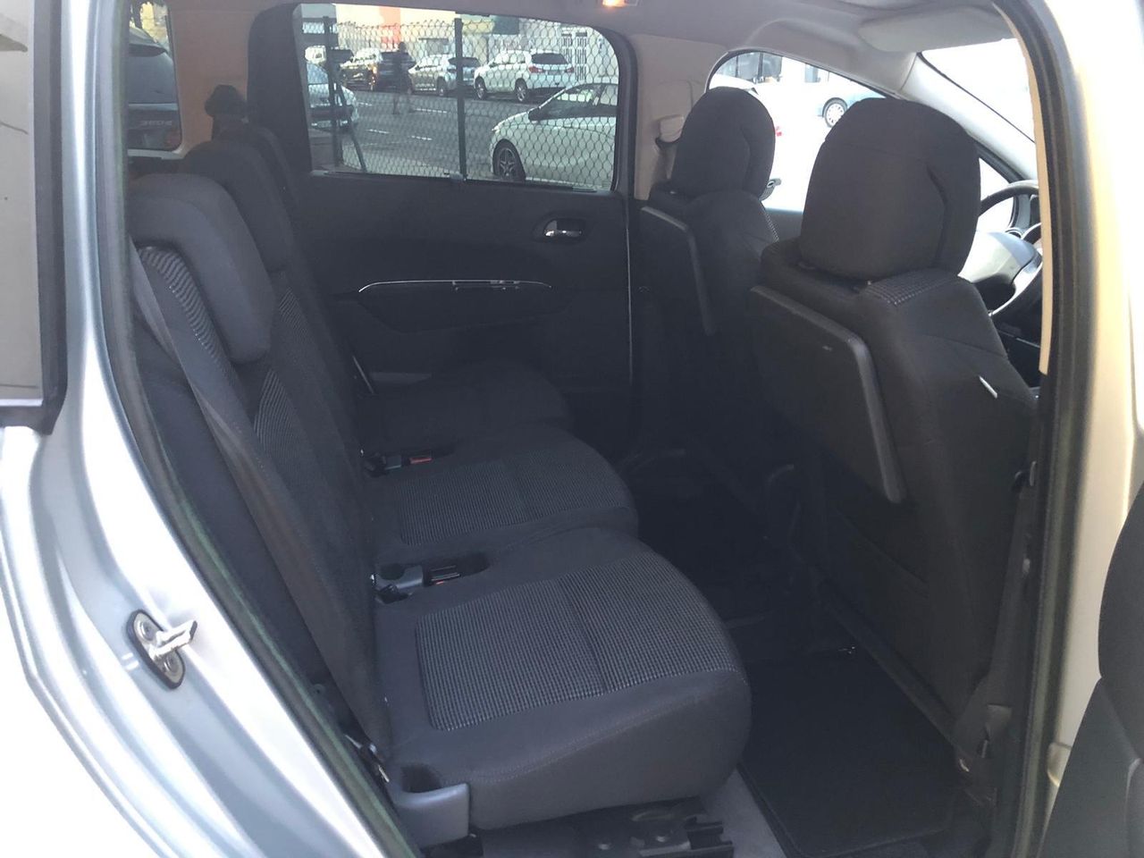 Peugeot 5008 PEUGEOT 5008 1.6 HDI 110 cv  - Foto 7