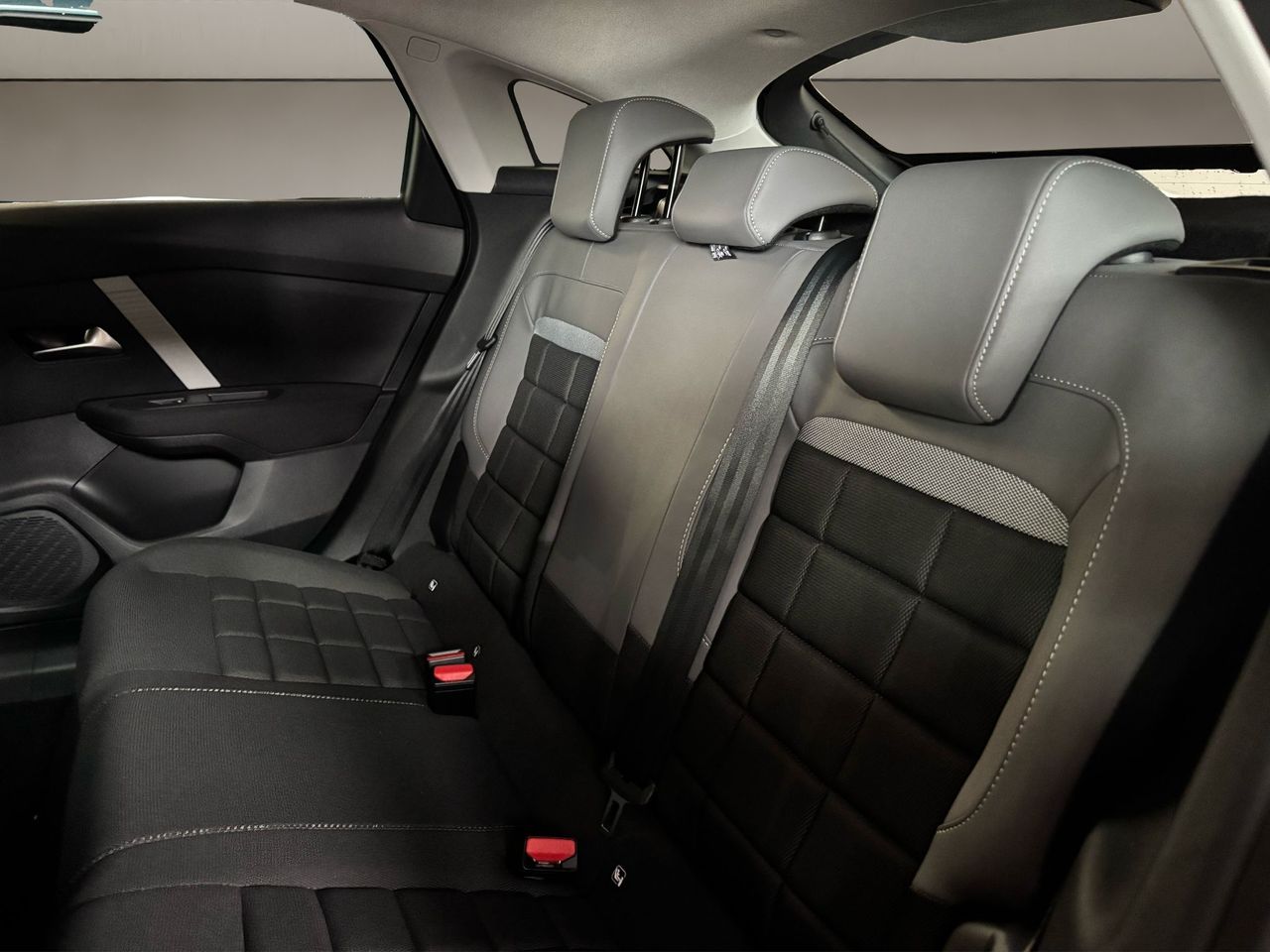 Citroën C4 Hybrid 145 ë-DCS6 Business Edition - foto 12