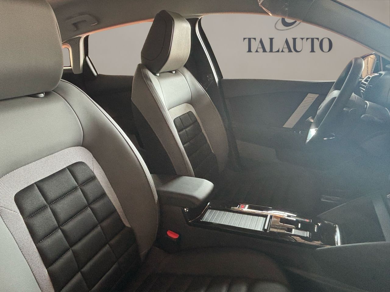 Citroën C4 Hybrid 145 ë-DCS6 Business Edition - foto 13