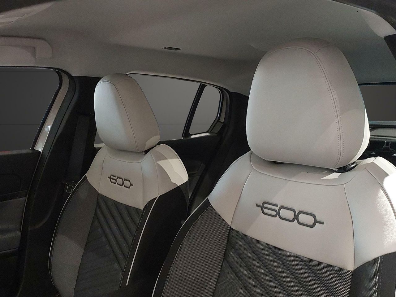 Fiat 600 600 Icon MHEV 1.2 81kW (110CV) DDCT - foto 14