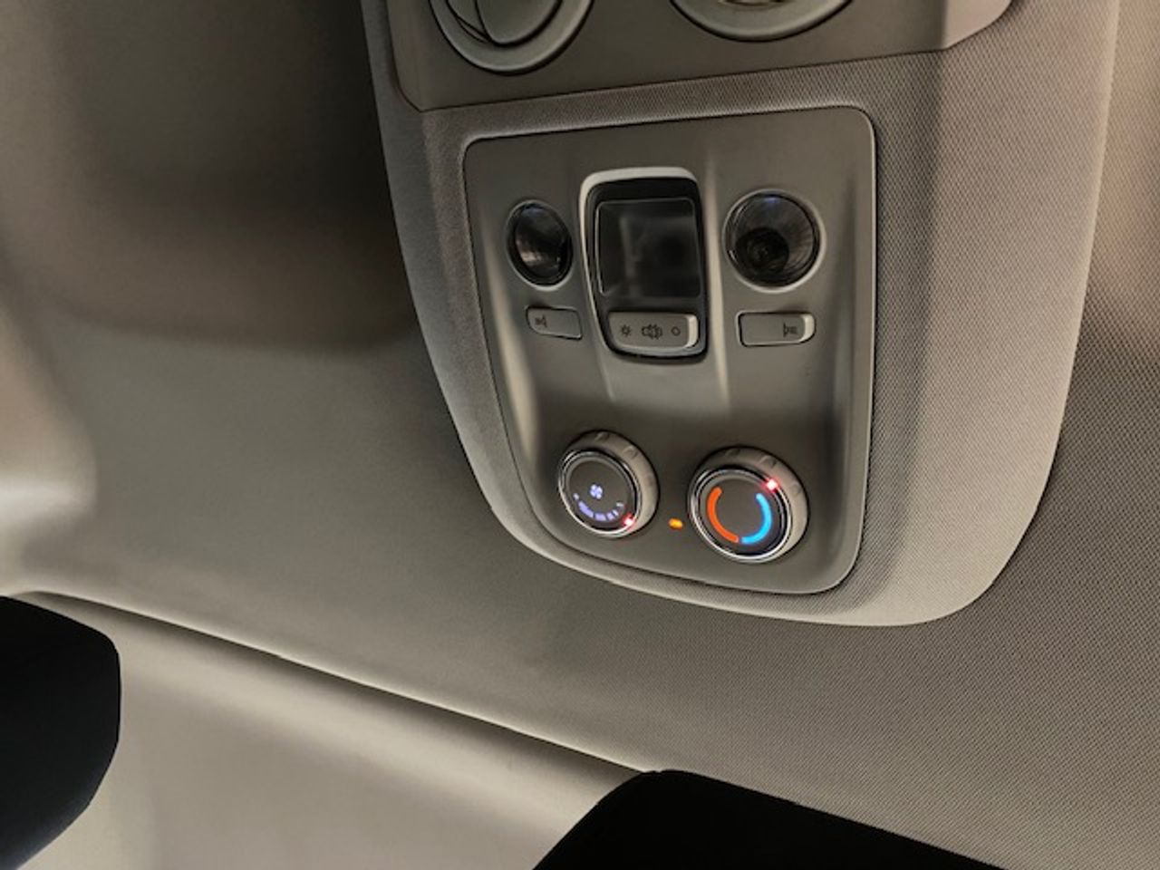 Peugeot Traveller Business BlueHDI 120 S&S Largo - Foto 36