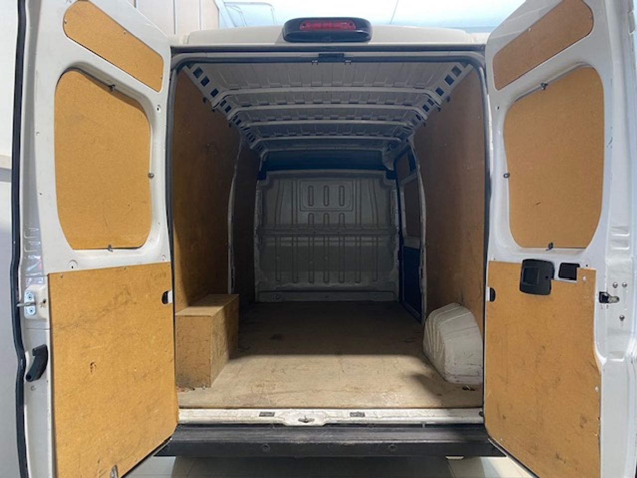 Citroën Jumper Furgon 35 L3H2 BlueHDi 103KW 140CV - GARANTIA FÁBRICA 09/2025 - Foto 9