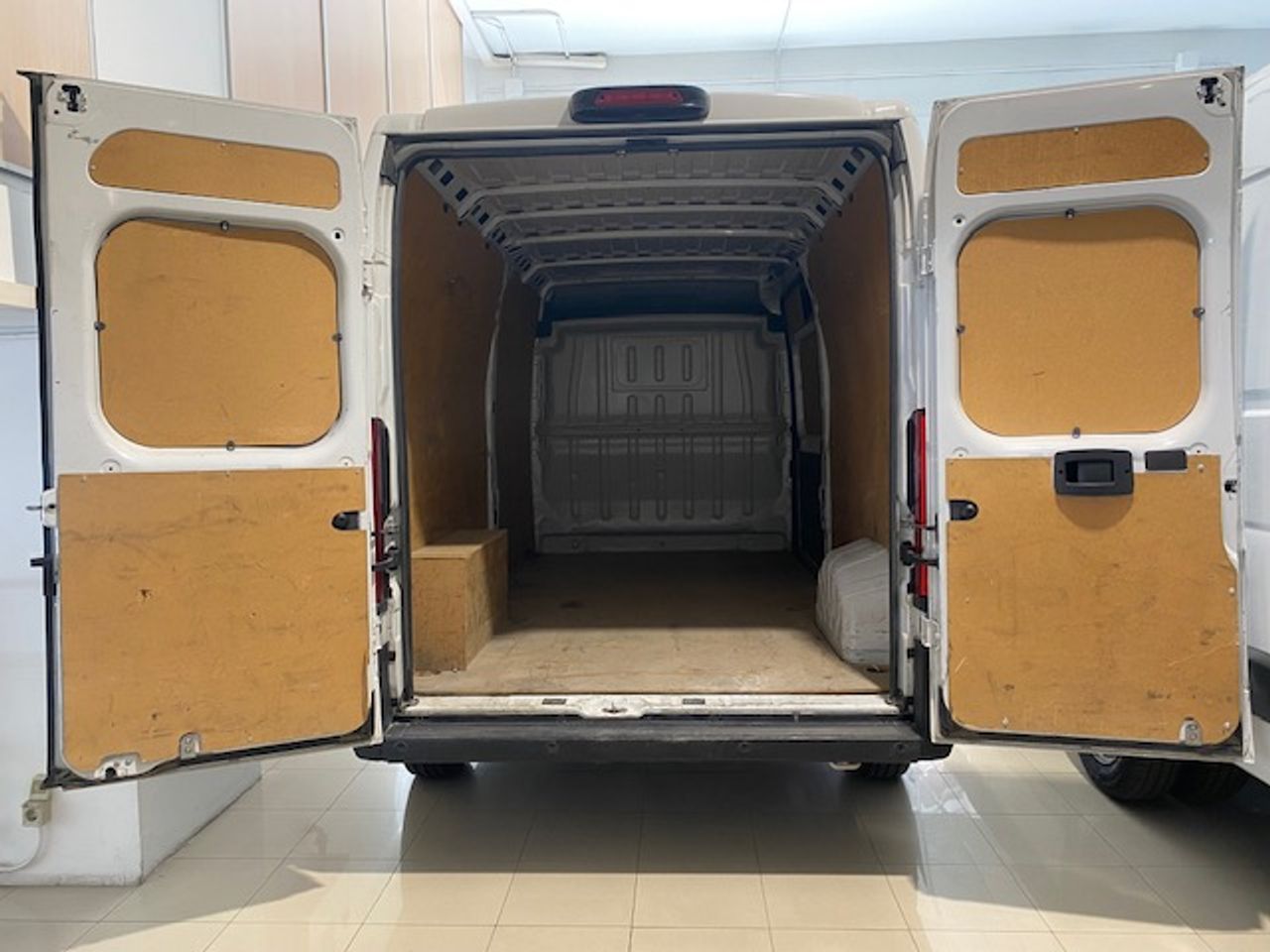 Citroën Jumper Furgon 35 L3H2 BlueHDi 103KW 140CV - GARANTIA FÁBRICA 09/2025 - Foto 11