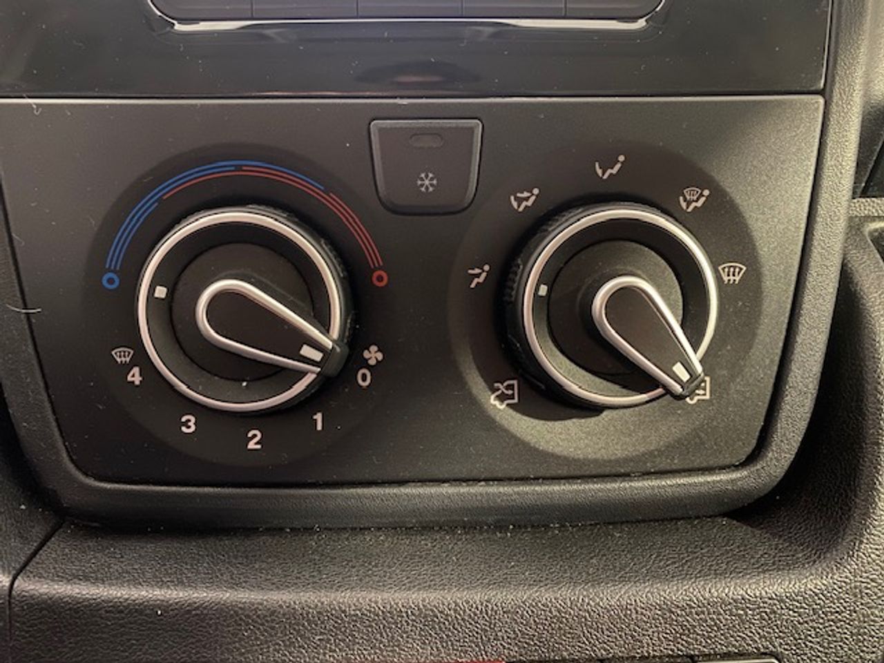 Citroën Jumper Furgon 35 L3H2 BlueHDi 103KW 140CV - GARANTIA FÁBRICA 09/2025 - Foto 25