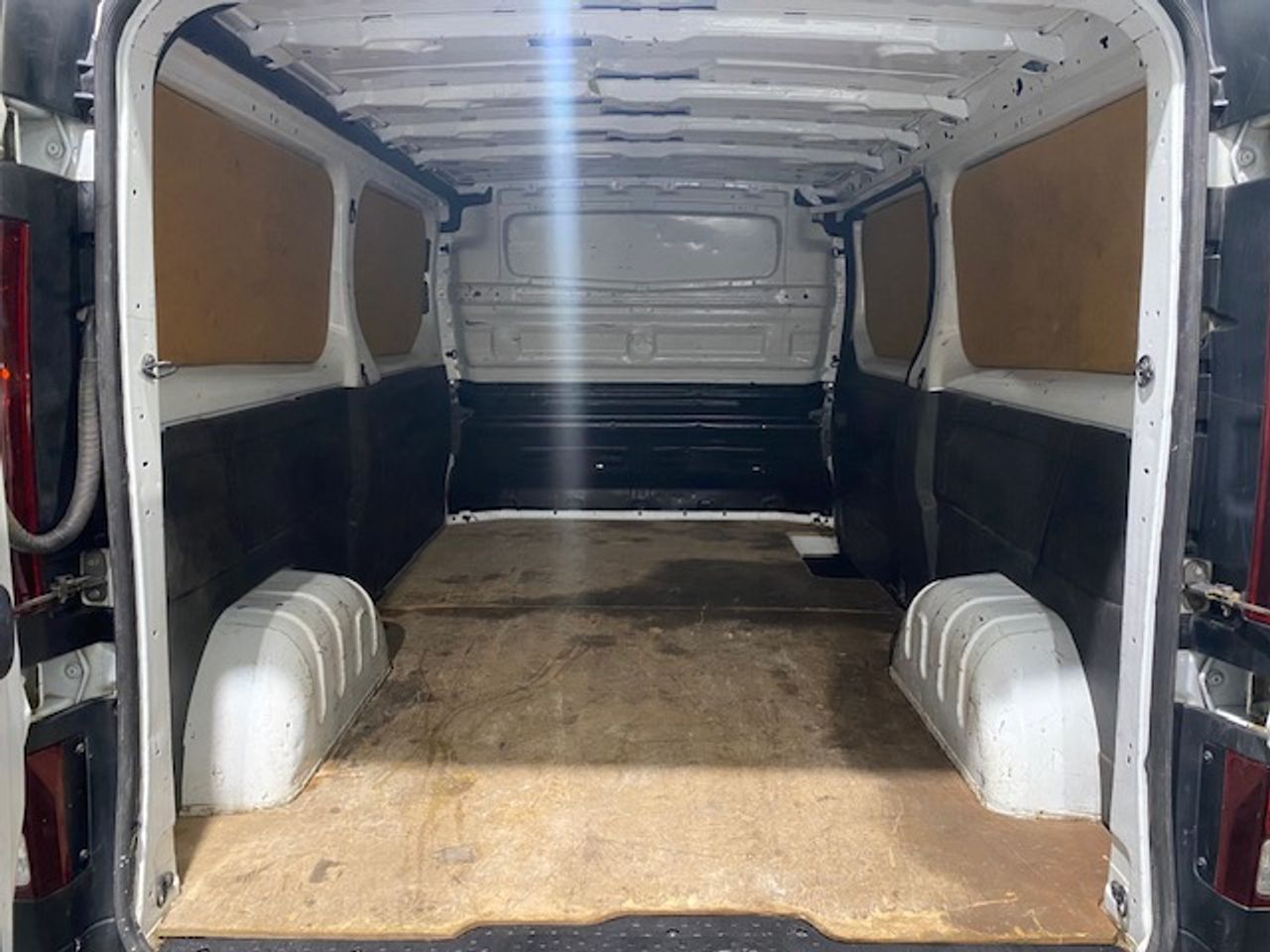 Nissan NV300 Furgón 2.0dCi L2H1 1.2T Comfort 120cv - GARANTIA FÁBRICA 03/2025 - Foto 11