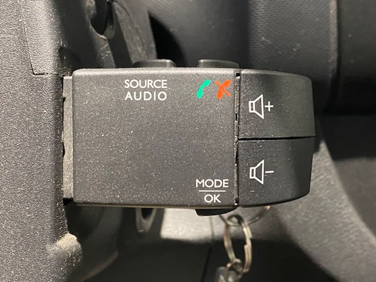 Nissan NV300 Furgón 2.0dCi L2H1 1.2T Comfort 120cv - GARANTIA FÁBRICA 03/2025 - Foto 23