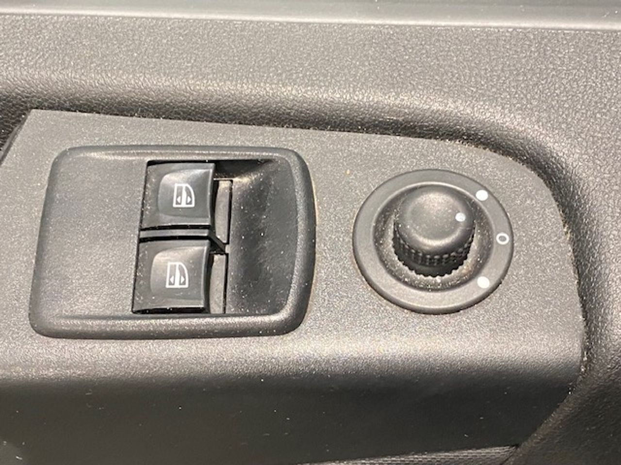 Nissan NV300 Furgón 2.0dCi L2H1 1.2T Comfort 120cv - GARANTIA FÁBRICA 03/2025 - Foto 24