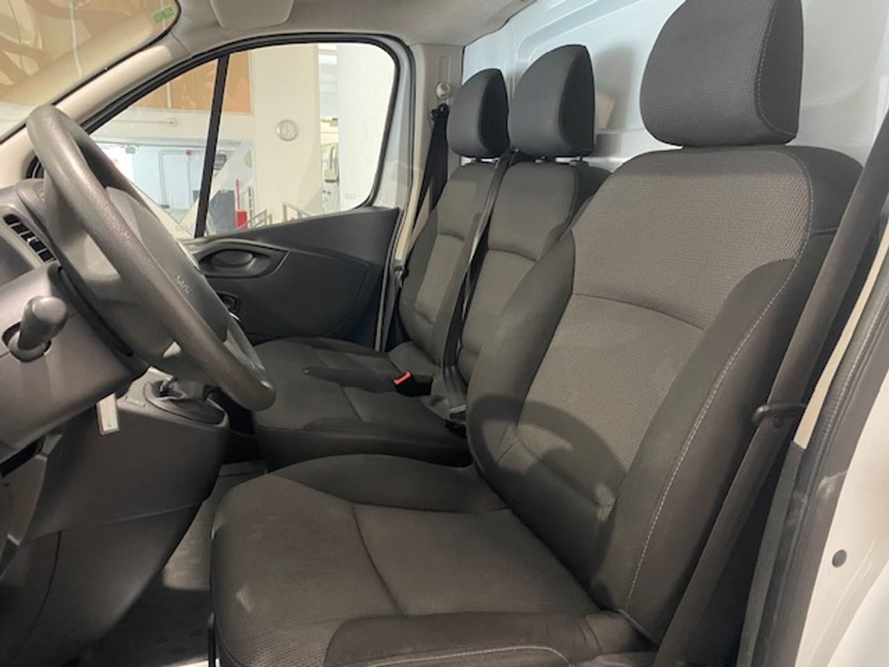 Nissan NV300 Furgón 2.0dCi L2H1 1.2T Comfort 120cv - GARANTIA FÁBRICA 03/2025 - Foto 26