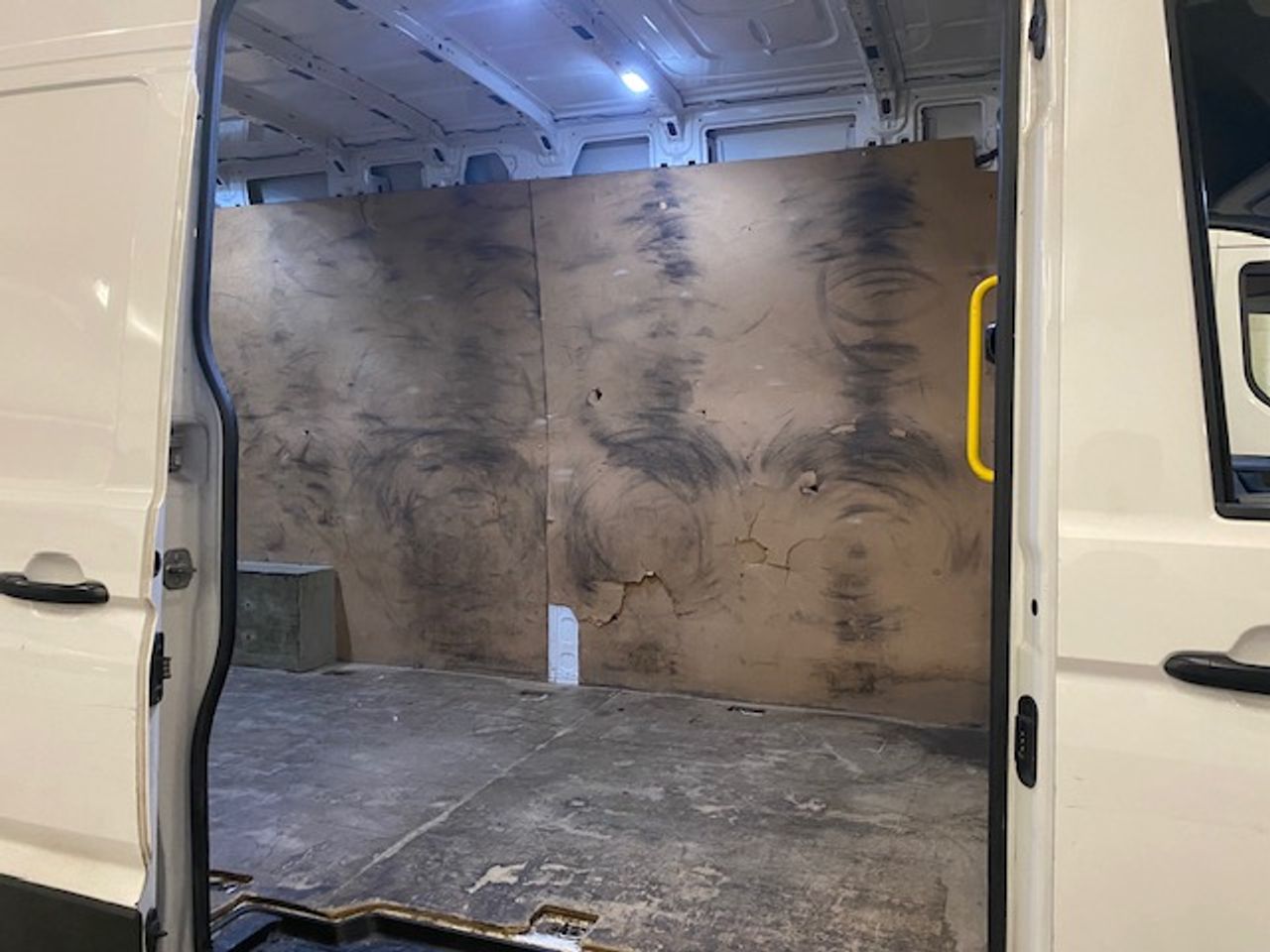 Volkswagen Crafter 35 Furgon BL TA L4H3 2.0TDI 130kW 177CV - GARANTIA FÁBRICA 03/2026 - Foto 12