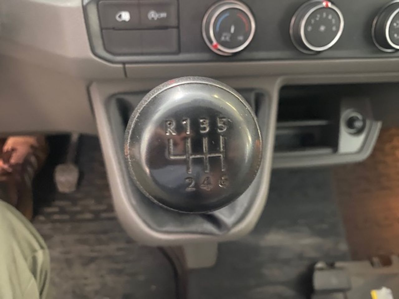 Volkswagen Crafter 35 Furgon BL TA L4H3 2.0TDI 130kW 177CV - GARANTIA FÁBRICA 03/2026 - Foto 21